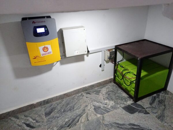 5kva Yohako inverter and 4pcs Monbat battery